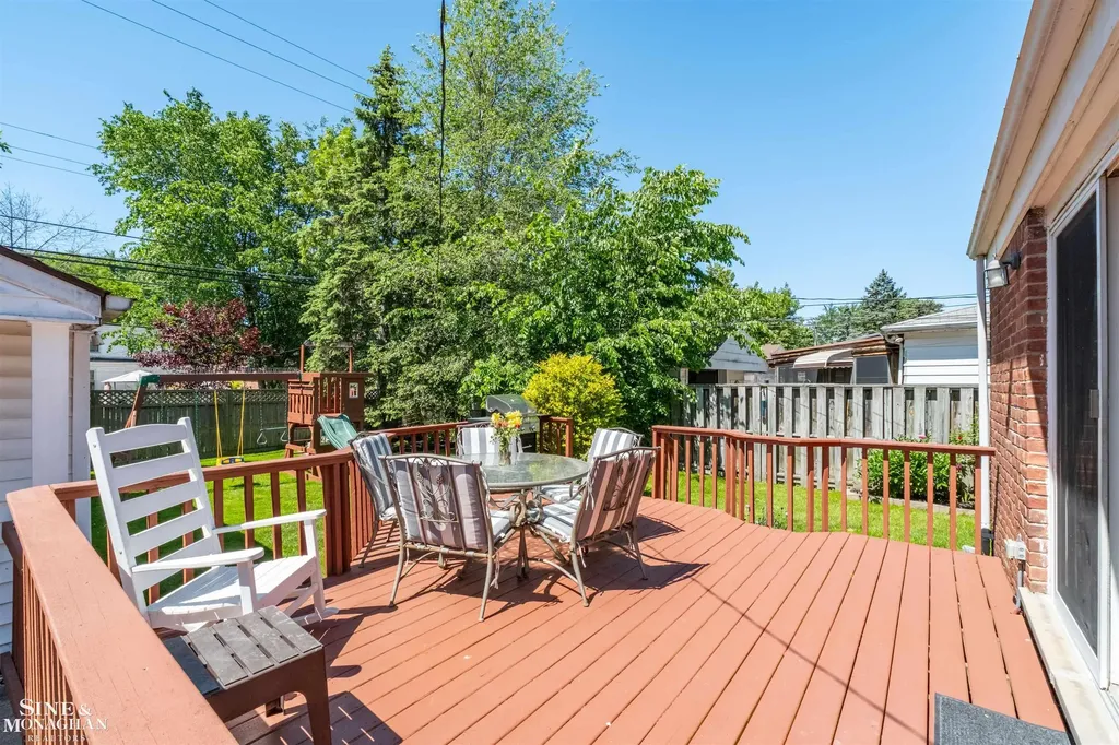 1229 Brys Drive Grosse Pointe Woods City MI 48236