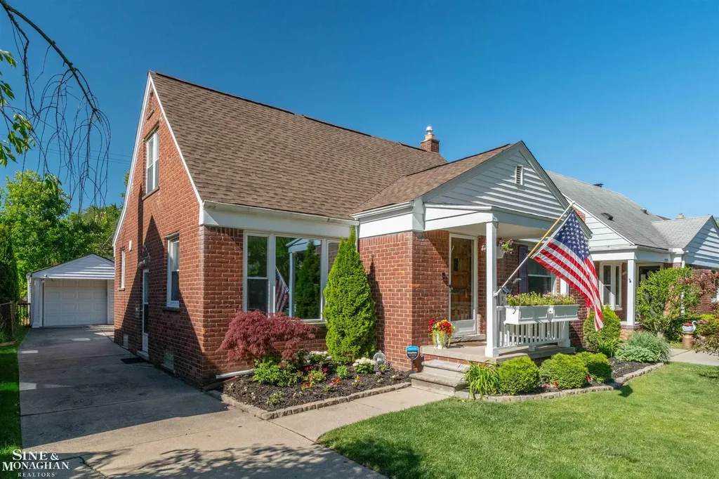 1229 Brys Drive Grosse Pointe Woods City MI 48236