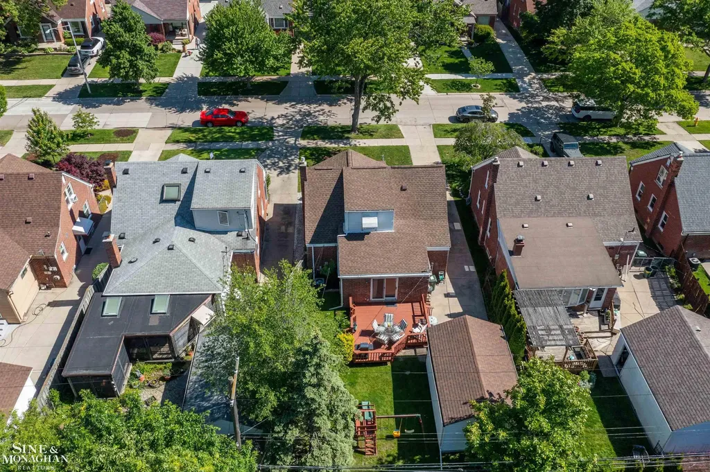 1229 Brys Drive Grosse Pointe Woods City MI 48236