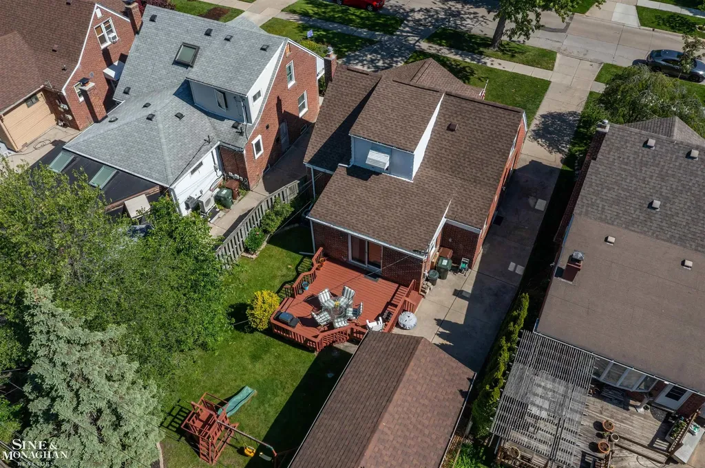 1229 Brys Drive Grosse Pointe Woods City MI 48236