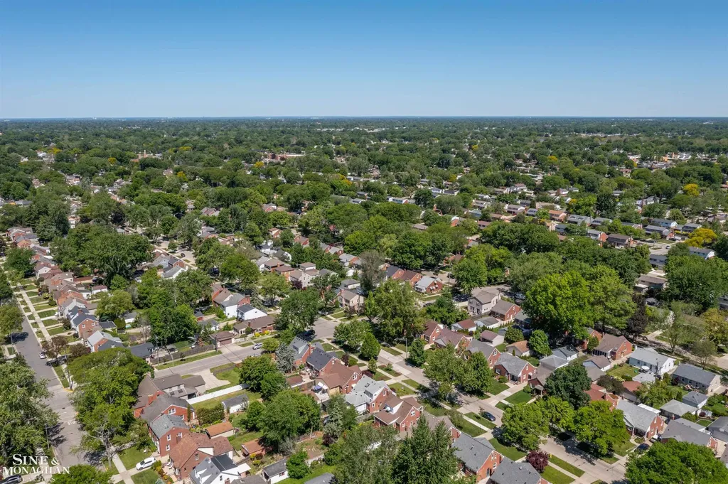 1229 Brys Drive Grosse Pointe Woods City MI 48236