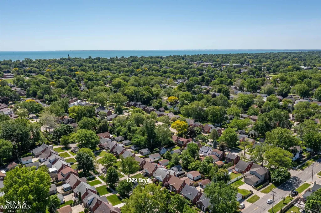 1229 Brys Drive Grosse Pointe Woods City MI 48236
