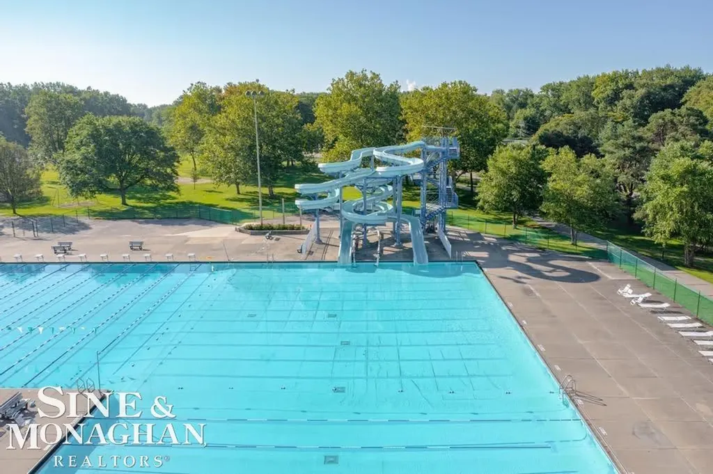 1229 Brys Drive Grosse Pointe Woods City MI 48236