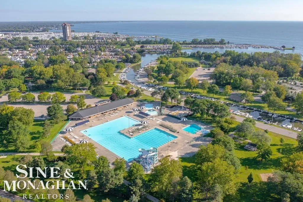 1229 Brys Drive Grosse Pointe Woods City MI 48236