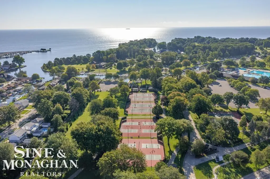 1229 Brys Drive Grosse Pointe Woods City MI 48236