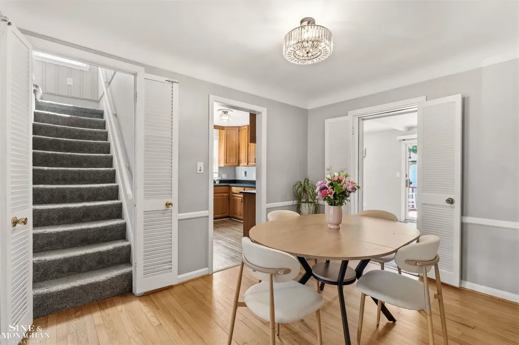 1229 Brys Drive Grosse Pointe Woods City MI 48236