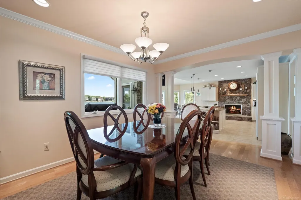 400 Lakes Edge Drive Oxford Charter Township MI 48371