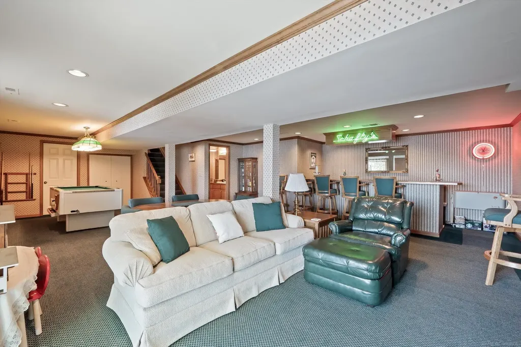 400 Lakes Edge Drive Oxford Charter Township MI 48371