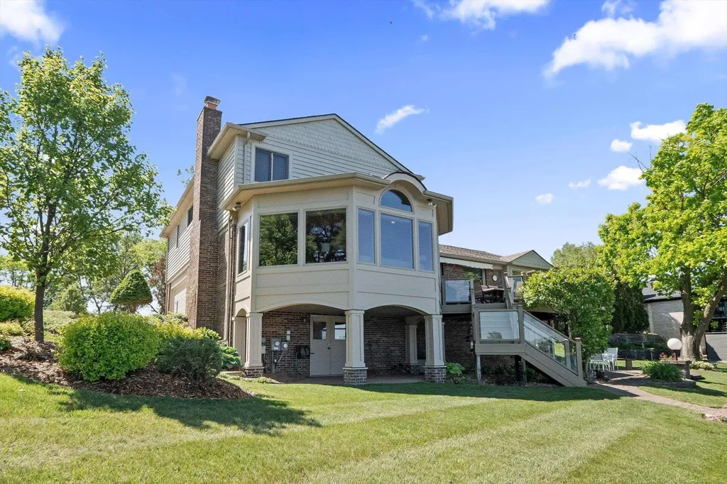 400 Lakes Edge Drive Oxford Charter Township MI 48371
