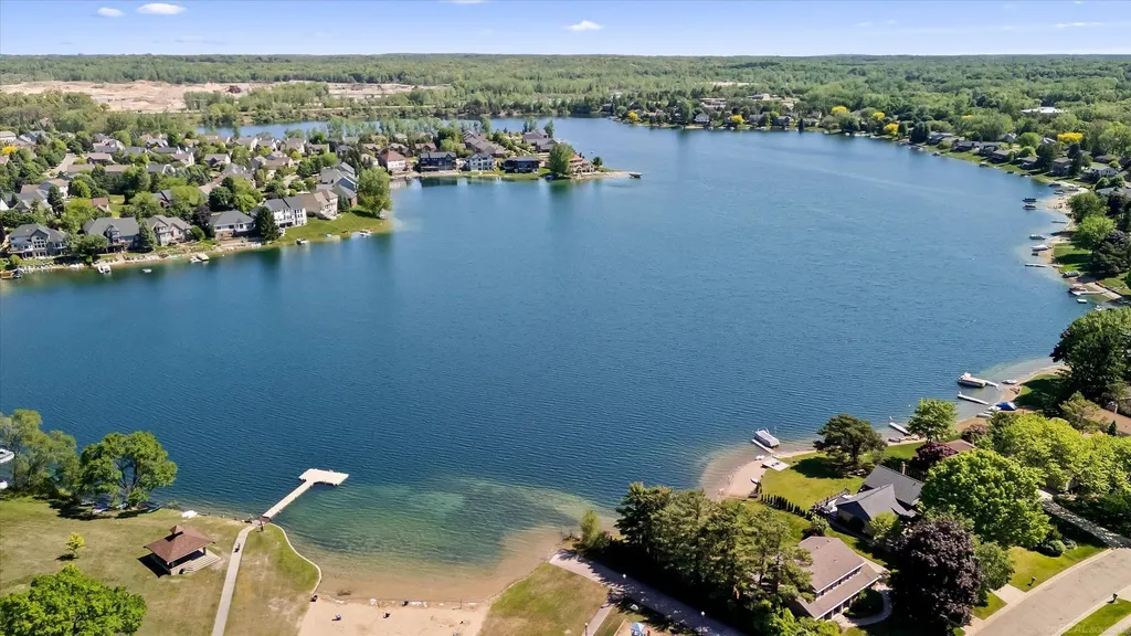 400 Lakes Edge Drive Oxford Charter Township MI 48371