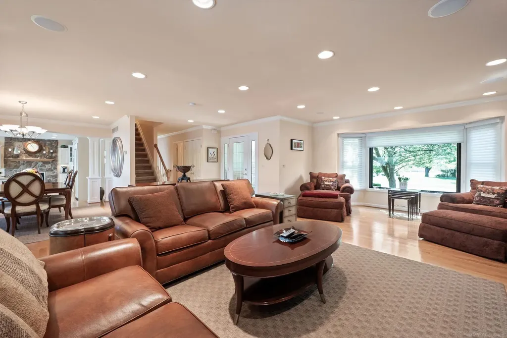 400 Lakes Edge Drive Oxford Charter Township MI 48371