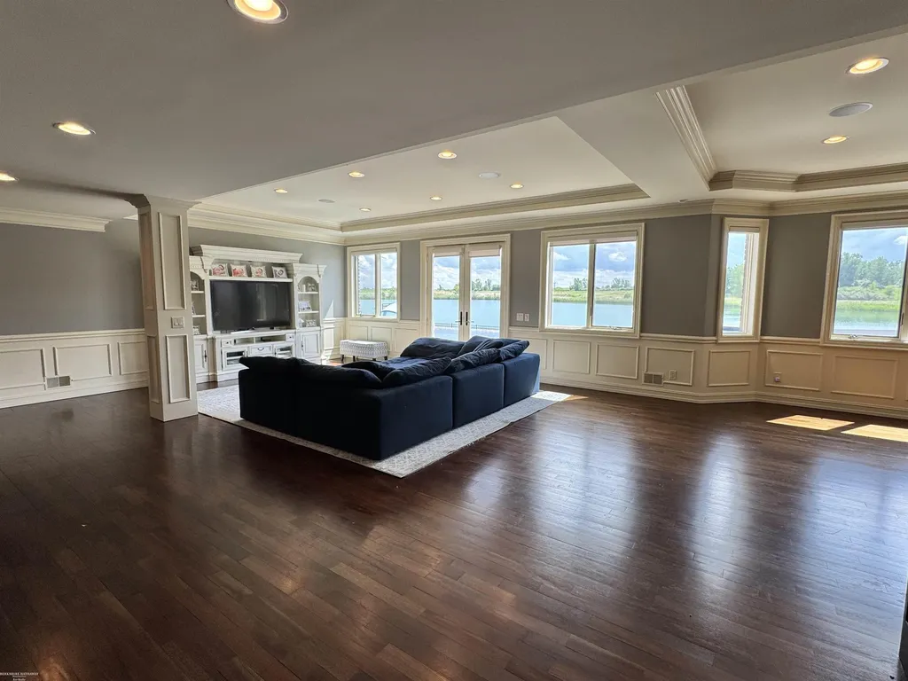 67729 Seven Lakes Court Washington Township MI 48095