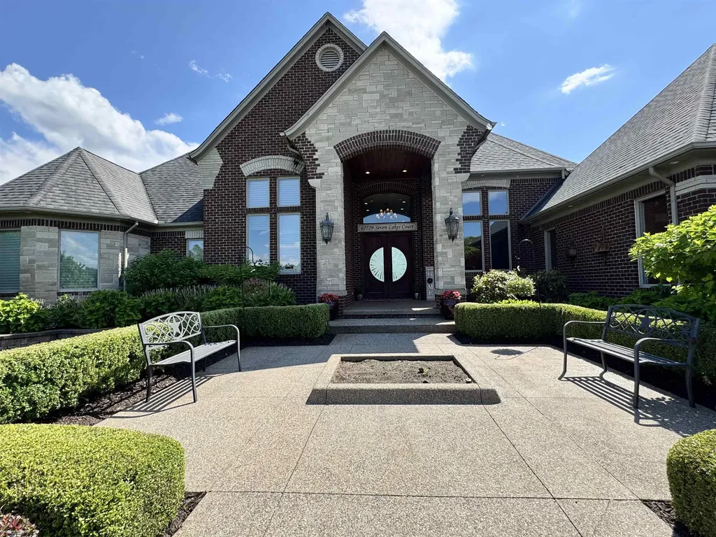 67729 Seven Lakes Court Washington Township MI 48095
