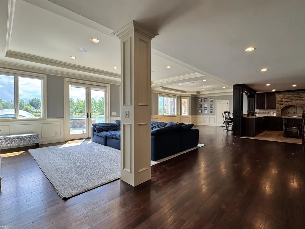 67729 Seven Lakes Court Washington Township MI 48095