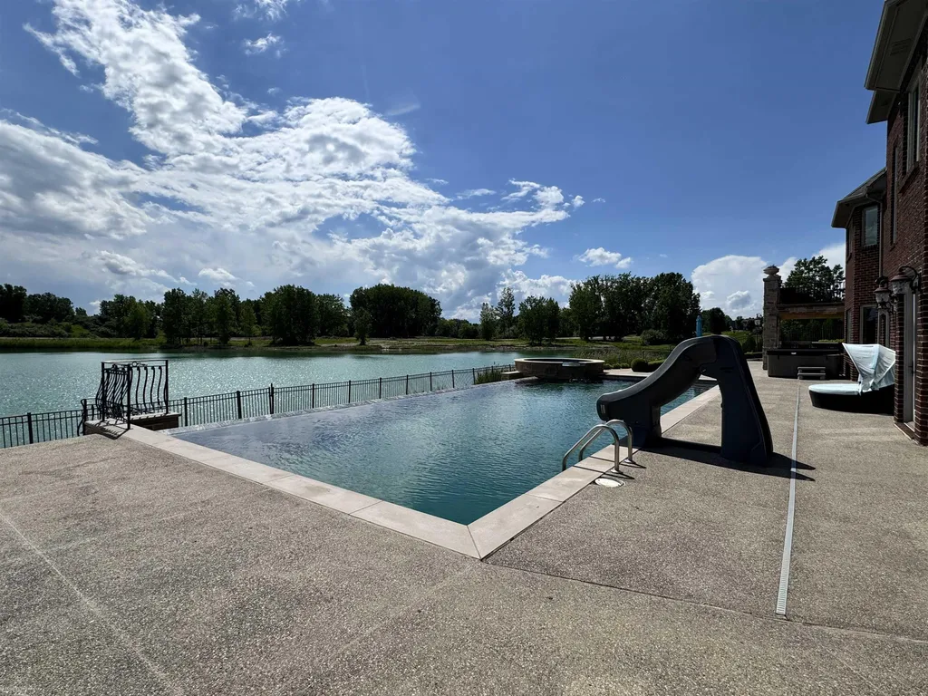 67729 Seven Lakes Court Washington Township MI 48095