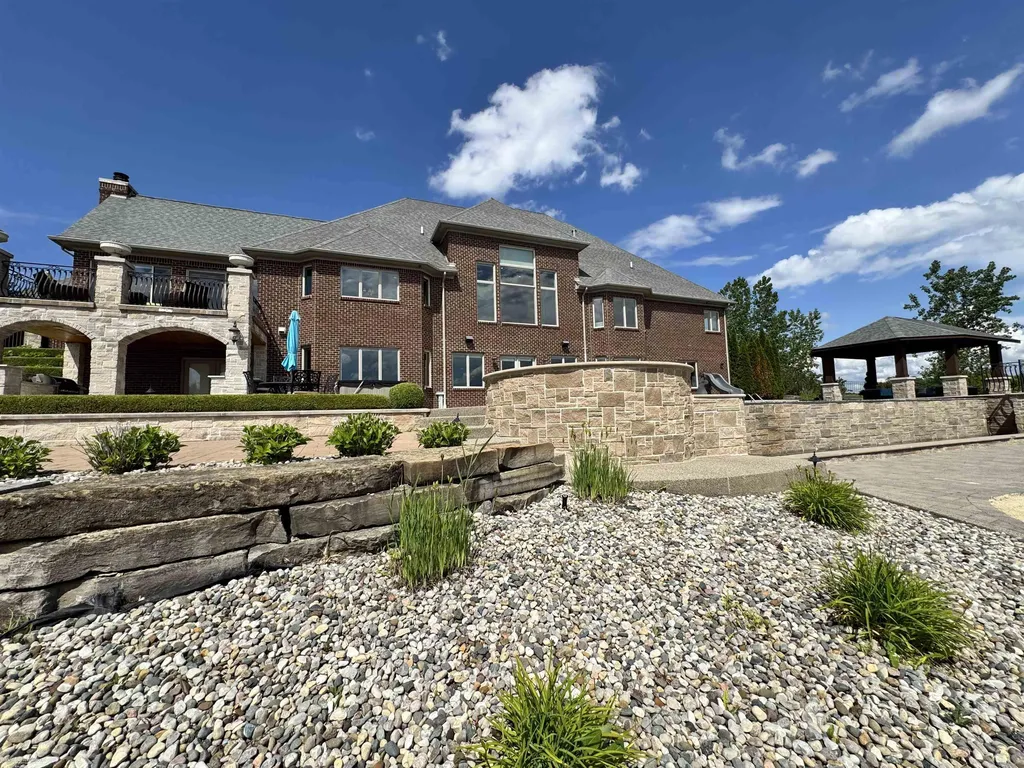 67729 Seven Lakes Court Washington Township MI 48095