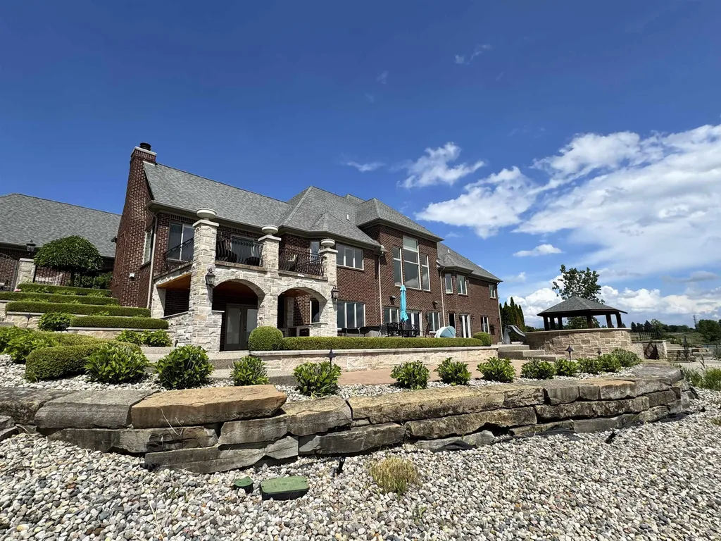 67729 Seven Lakes Court Washington Township MI 48095