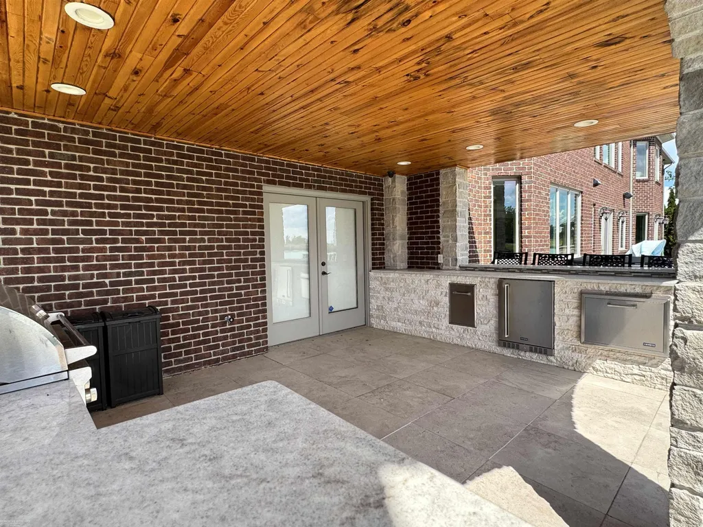 67729 Seven Lakes Court Washington Township MI 48095