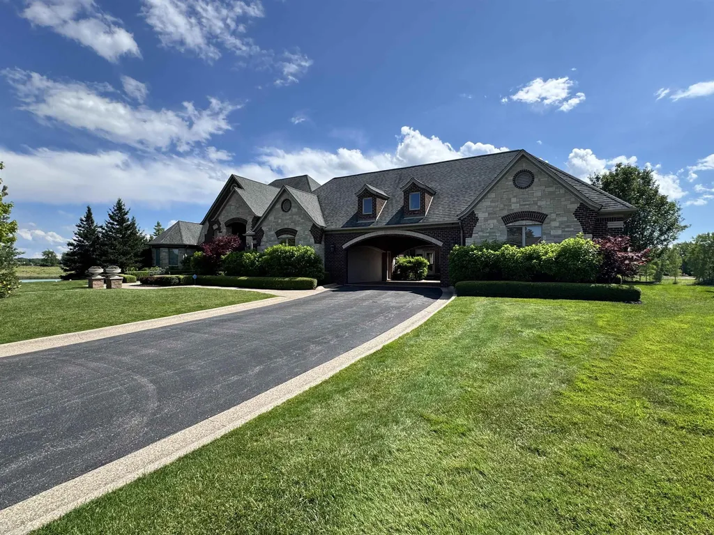 67729 Seven Lakes Court Washington Township MI 48095