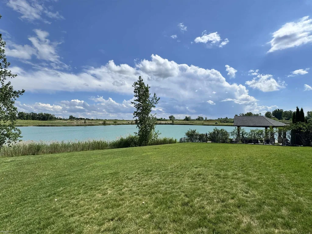 67729 Seven Lakes Court Washington Township MI 48095