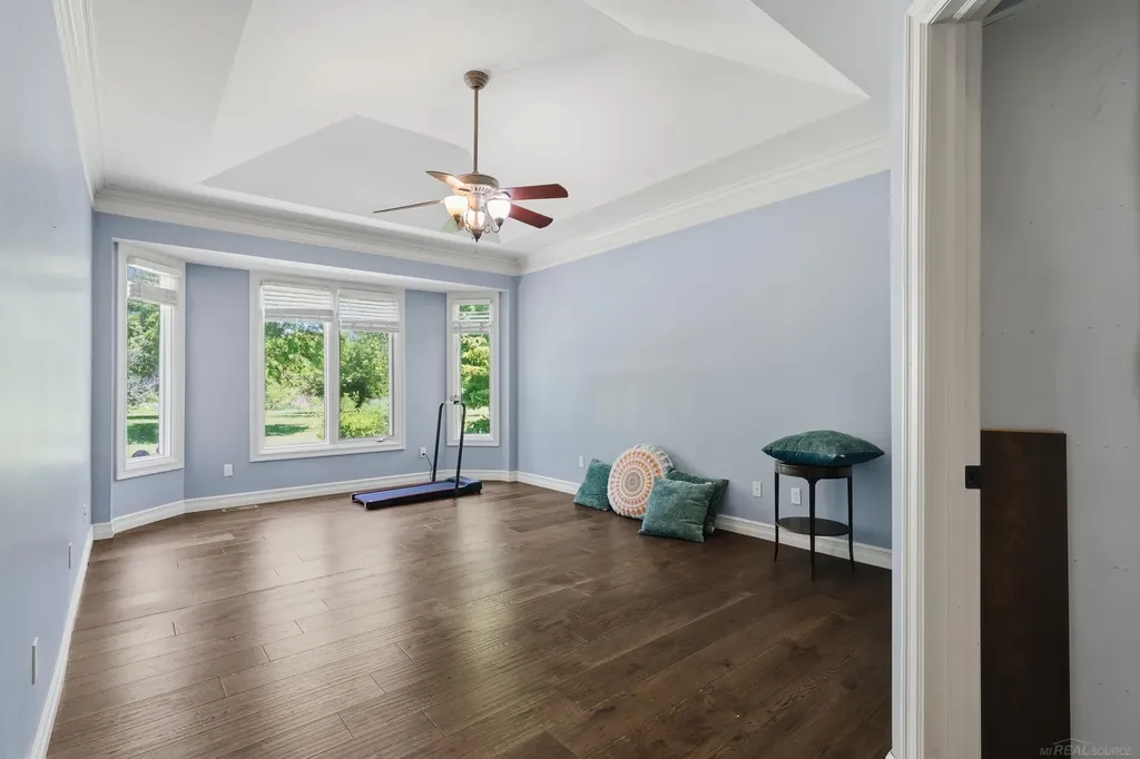 6241 Parliament Drive Washington Township MI 48095