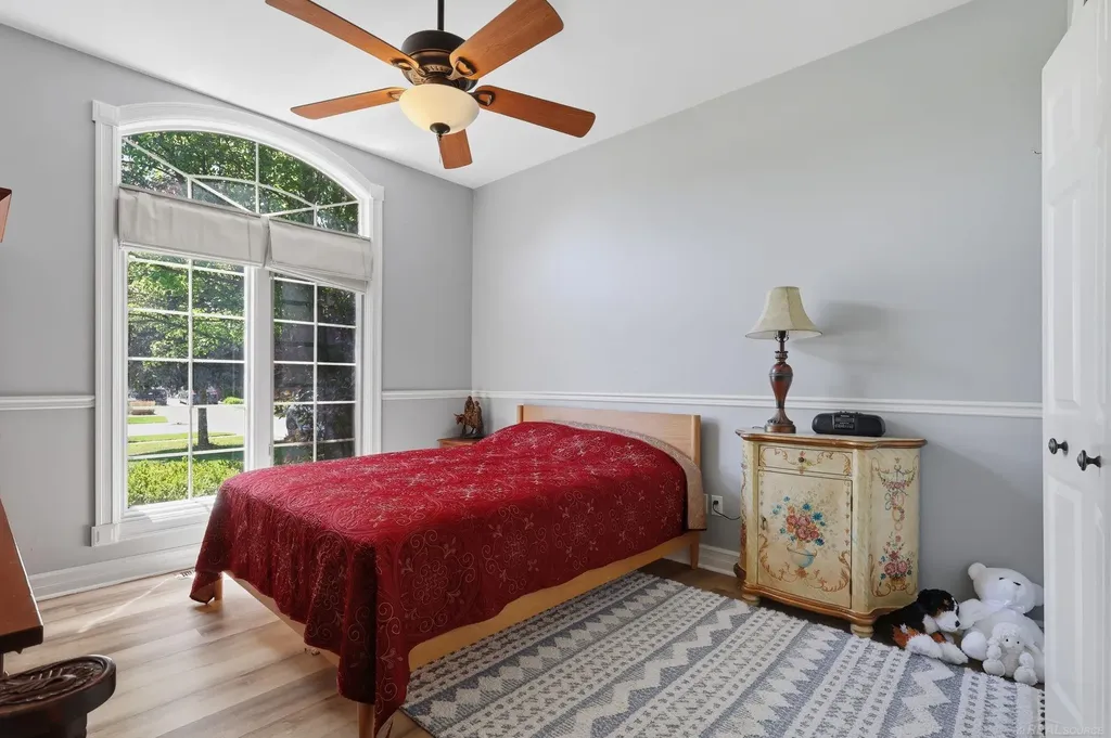 6241 Parliament Drive Washington Township MI 48095