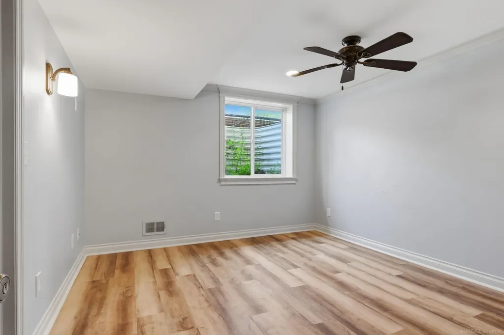 6241 Parliament Drive Washington Township MI 48095
