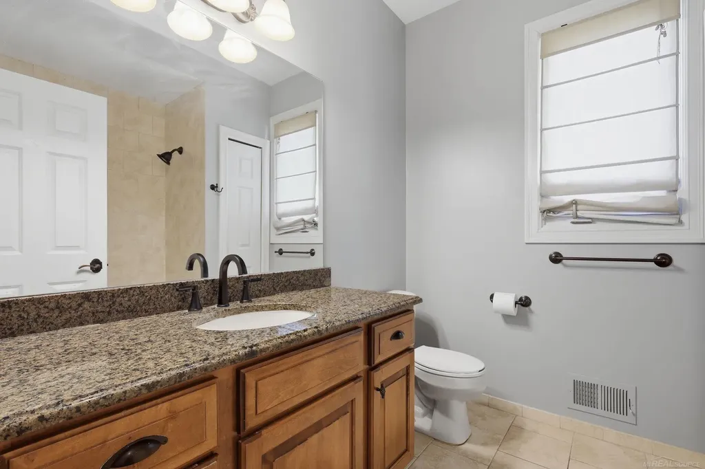 6241 Parliament Drive Washington Township MI 48095