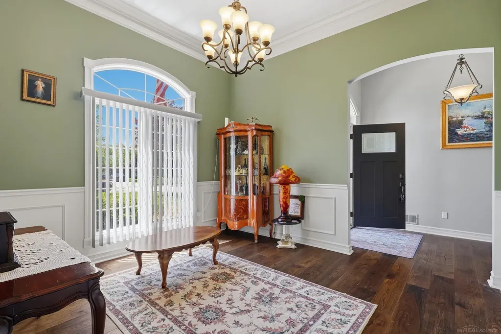 6241 Parliament Drive Washington Township MI 48095