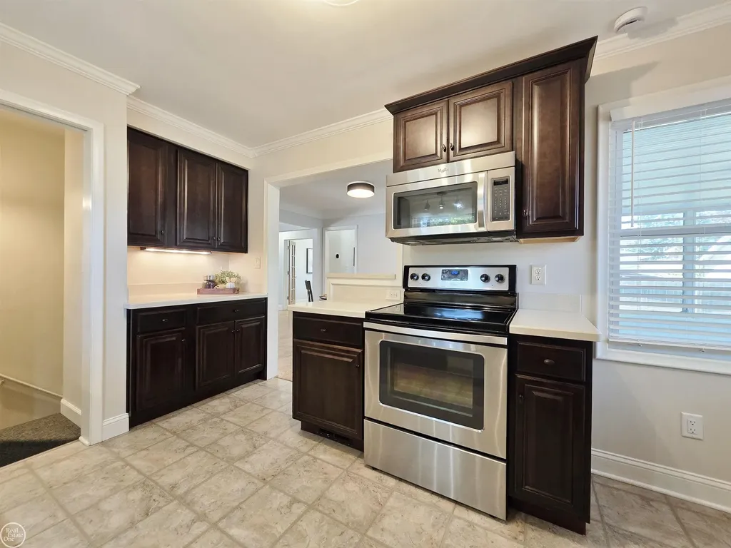 264 Phillips Avenue Clawson City MI 48017