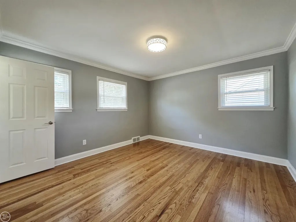 264 Phillips Avenue Clawson City MI 48017