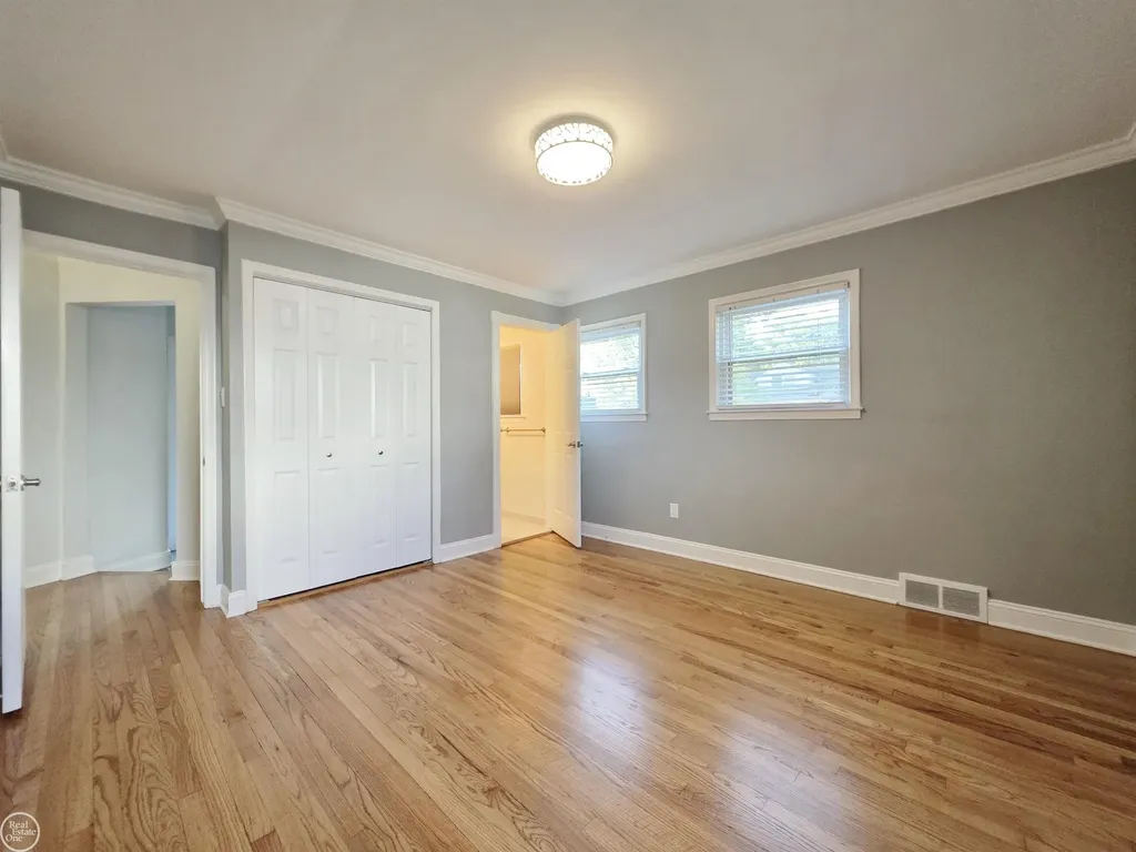 264 Phillips Avenue Clawson City MI 48017
