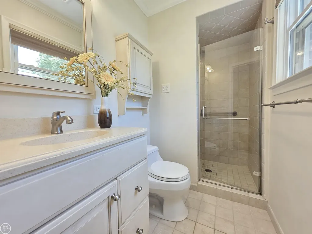 264 Phillips Avenue Clawson City MI 48017