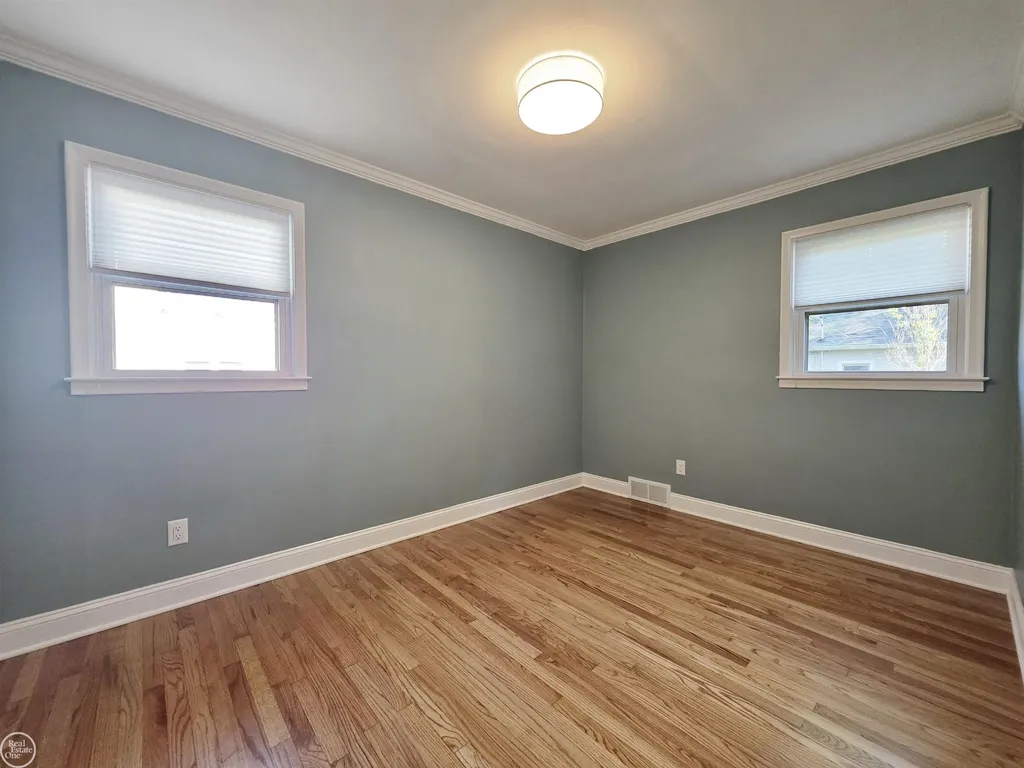 264 Phillips Avenue Clawson City MI 48017