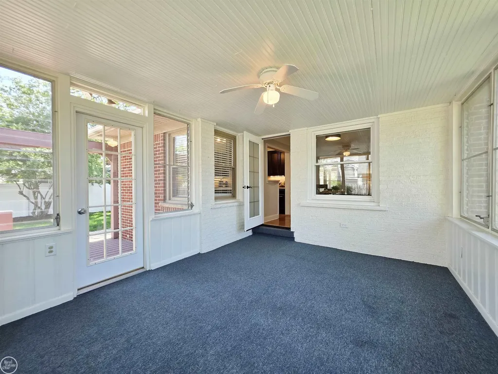 264 Phillips Avenue Clawson City MI 48017