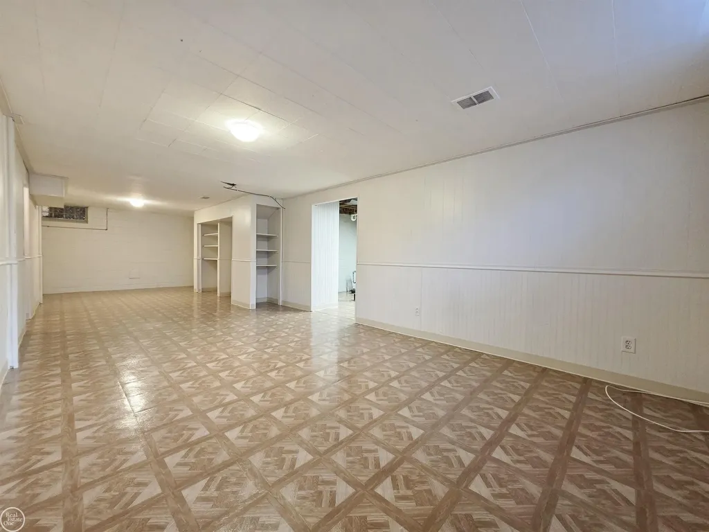 264 Phillips Avenue Clawson City MI 48017