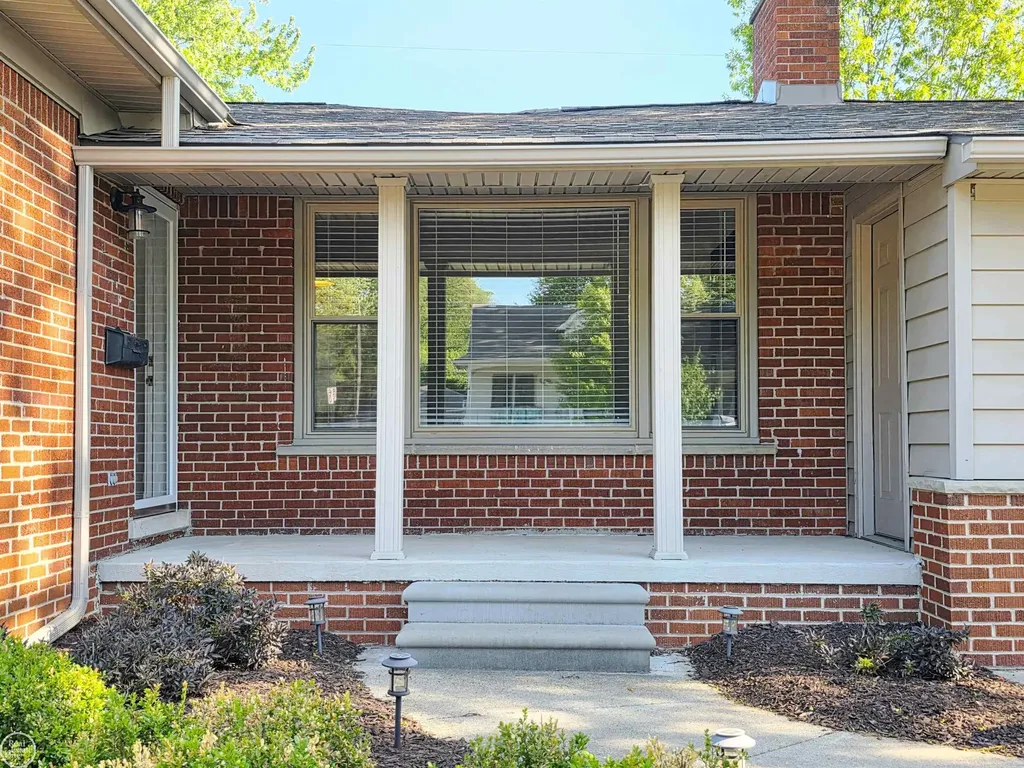 264 Phillips Avenue Clawson City MI 48017