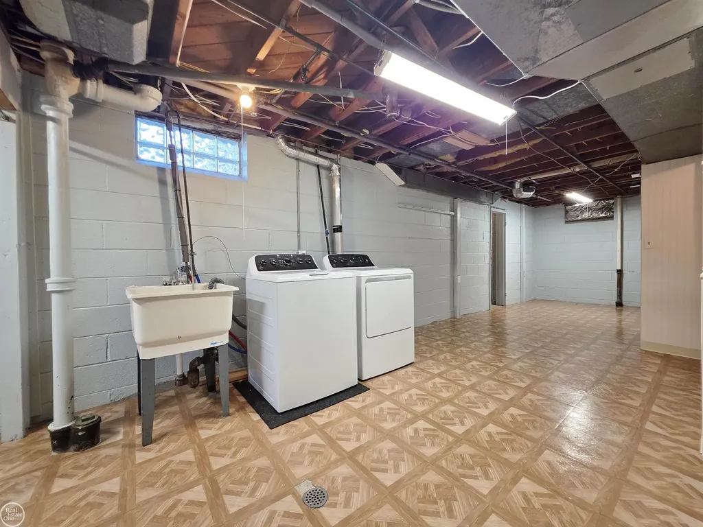 264 Phillips Avenue Clawson City MI 48017
