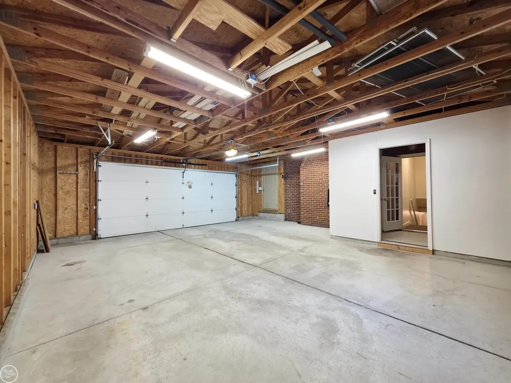 264 Phillips Avenue Clawson City MI 48017