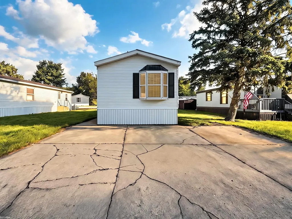 29767 Jamestown Drive Chesterfield Township MI 48051