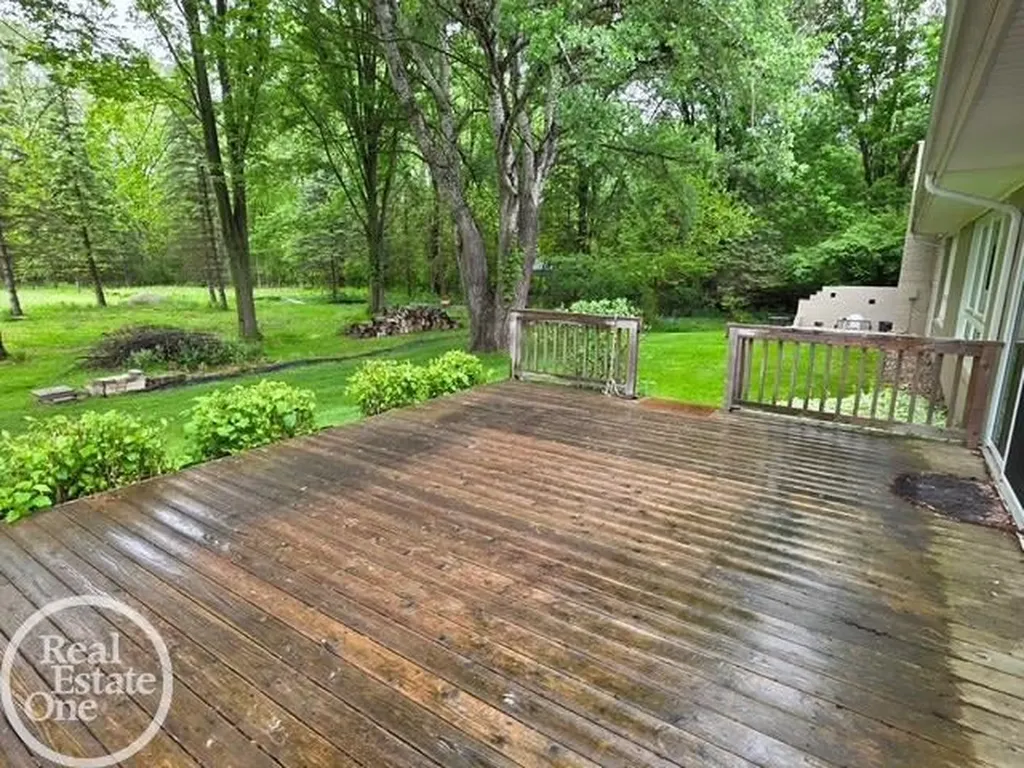 6026 Via Toscana Street Troy City MI 48085