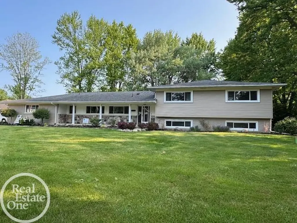 6026 Via Toscana Street Troy City MI 48085