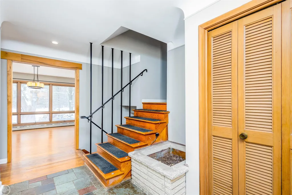 6026 Via Toscana Street Troy City MI 48085