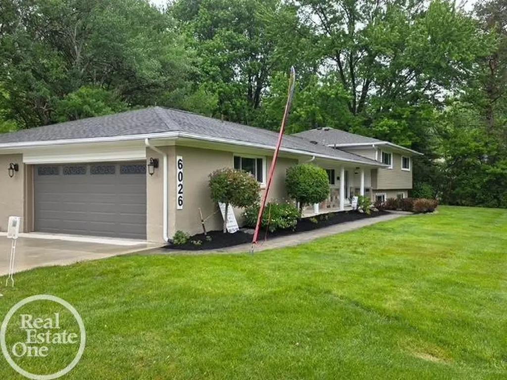 6026 Via Toscana Street Troy City MI 48085