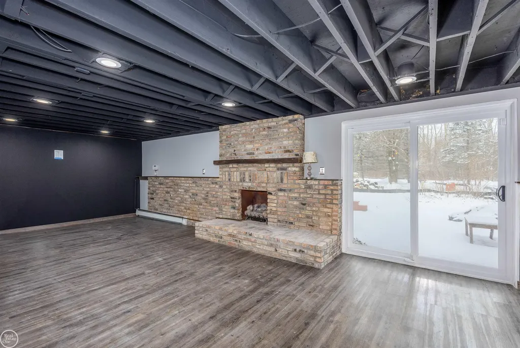 6026 Via Toscana Street Troy City MI 48085