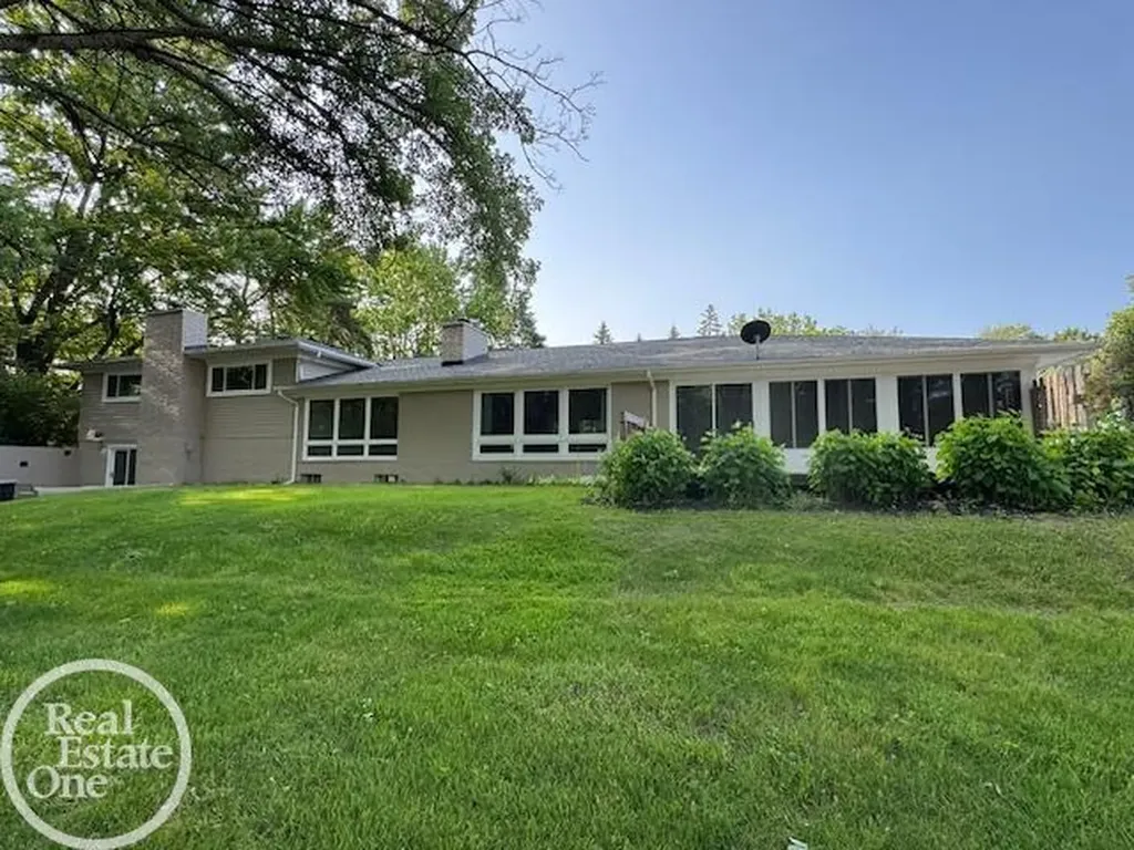 6026 Via Toscana Street Troy City MI 48085
