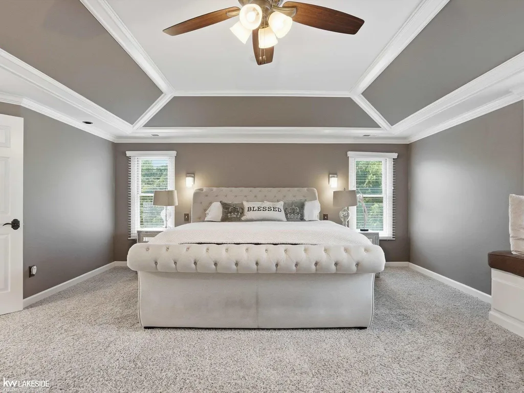 643 Lochmoor Boulevard Grosse Pointe Woods City MI 48236