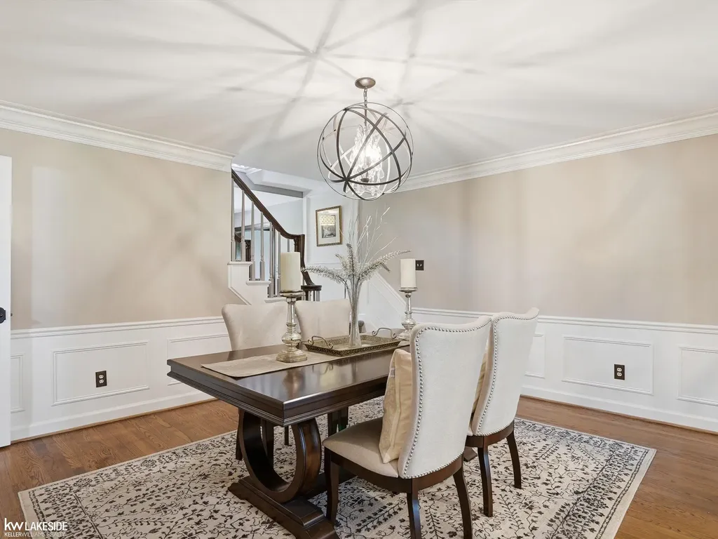 643 Lochmoor Boulevard Grosse Pointe Woods City MI 48236