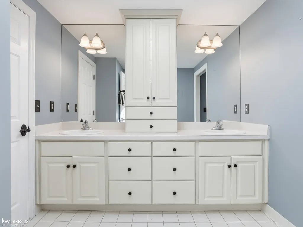 643 Lochmoor Boulevard Grosse Pointe Woods City MI 48236