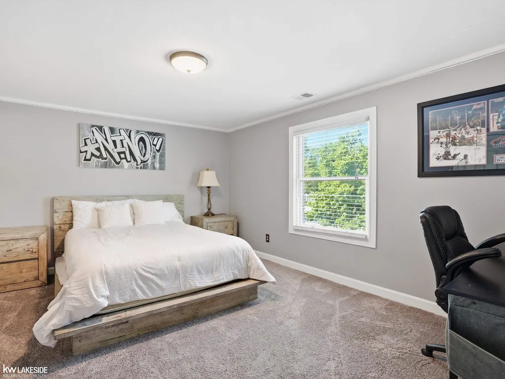 643 Lochmoor Boulevard Grosse Pointe Woods City MI 48236